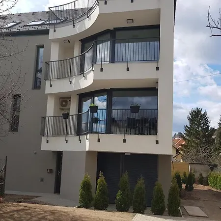 Kriszta Apartment Balatonalmadi